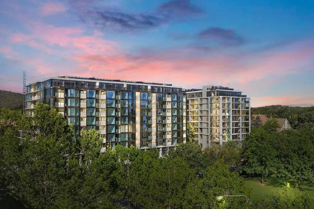 Heart Of City - Pool - Parking - Self Check-In Canberra